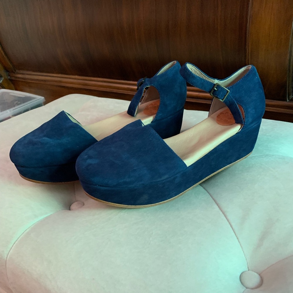 NWOT Gee WaWa shoes (size 10)